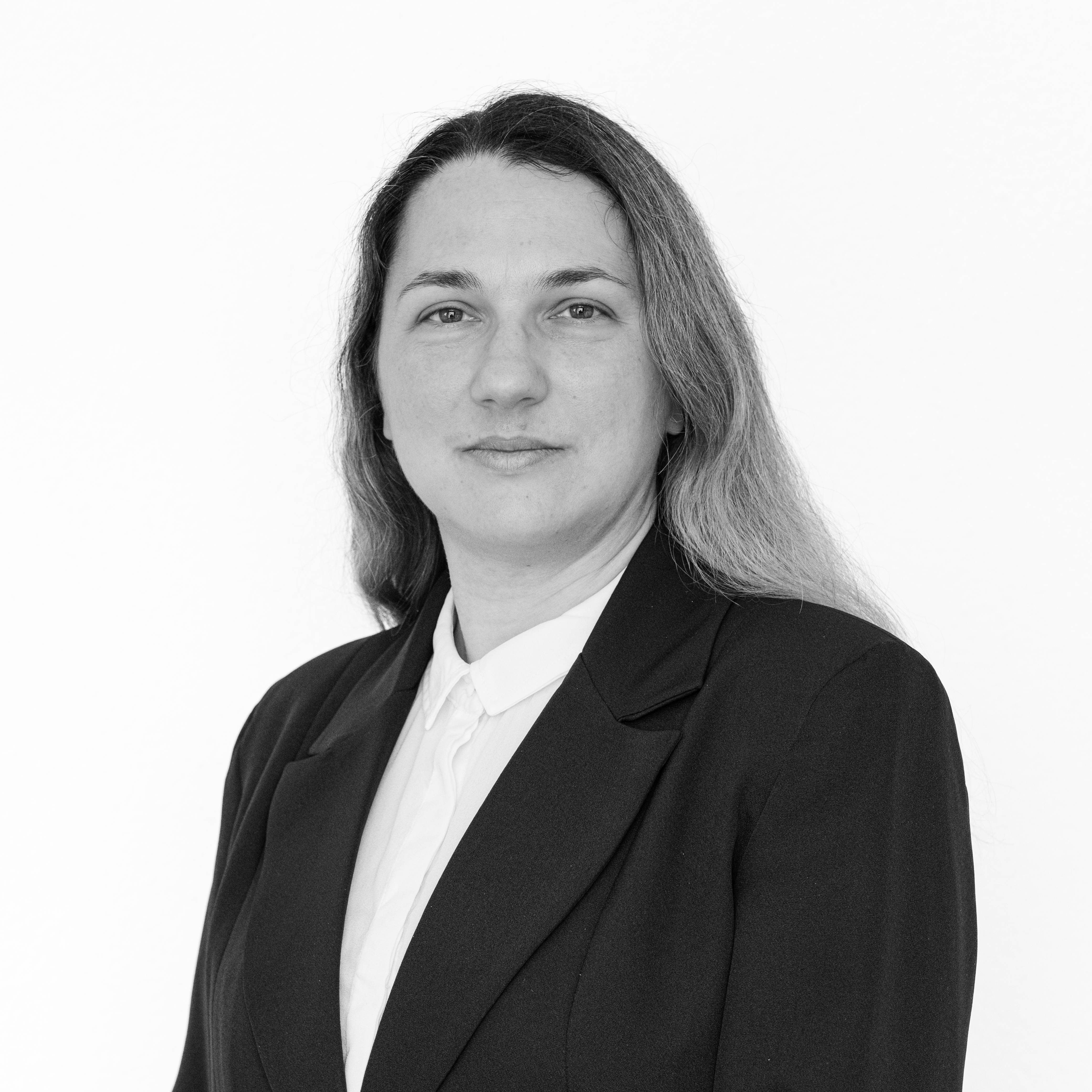 Tanya Zhelyazkova_ SW_10_04_office_img-46740-2